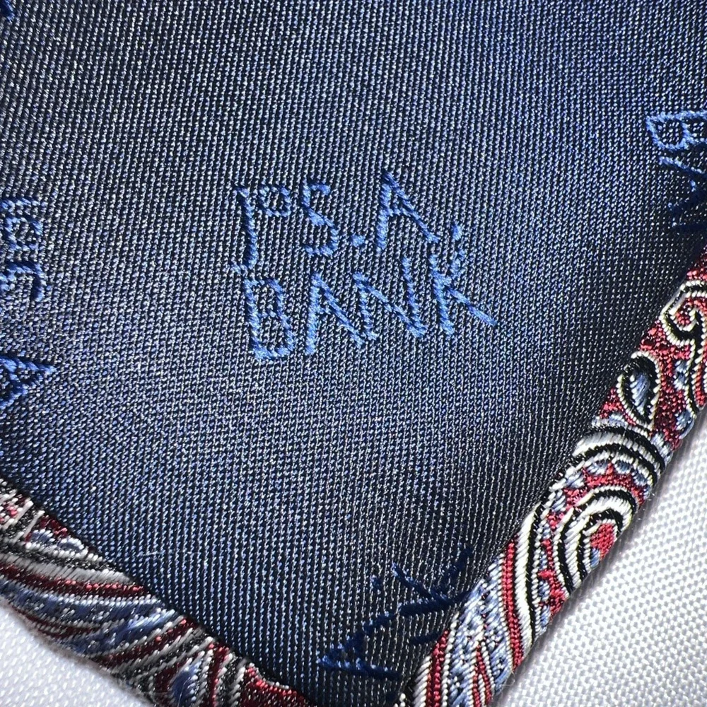 Jos. A. Bank Men's Tie 100% Silk burgundy‎ paisley Necktie Business Formal 207